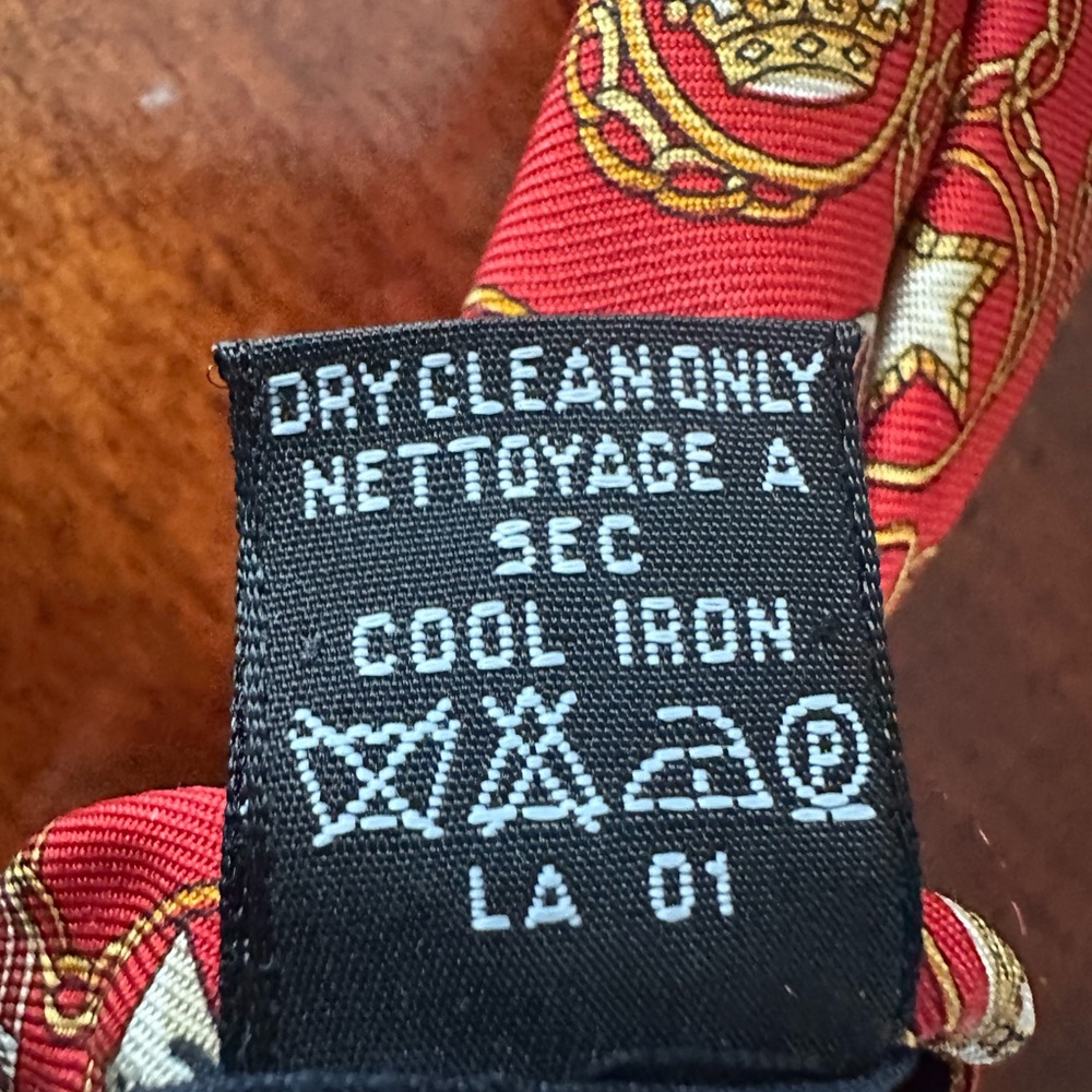 Chanel Red Patterned Tie - Picture 6 of 16
